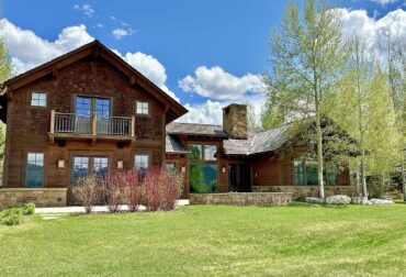 2800 W Raptor View Lane